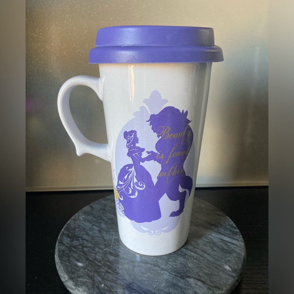 Travel mug with lid